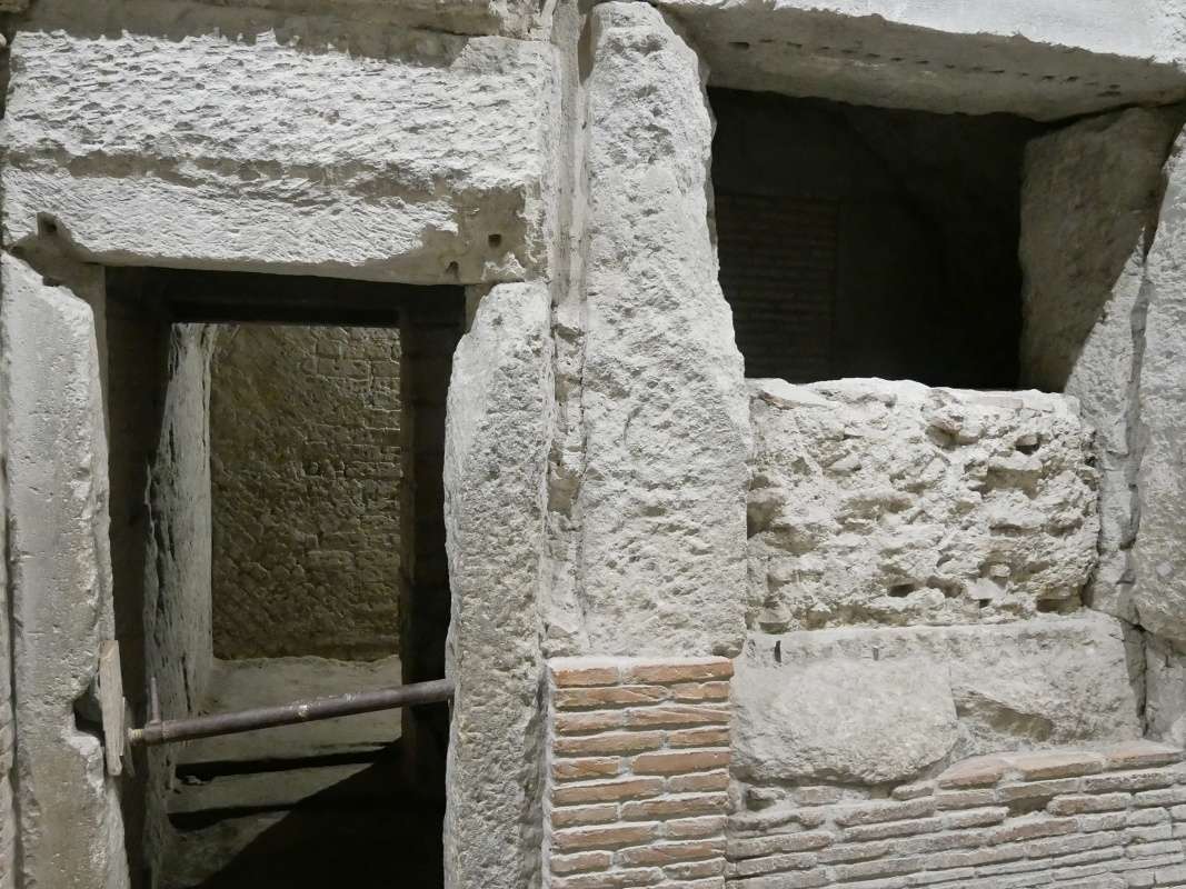 Komplex san Lorenzo Maggiore - Macellum, trh Neapolisu