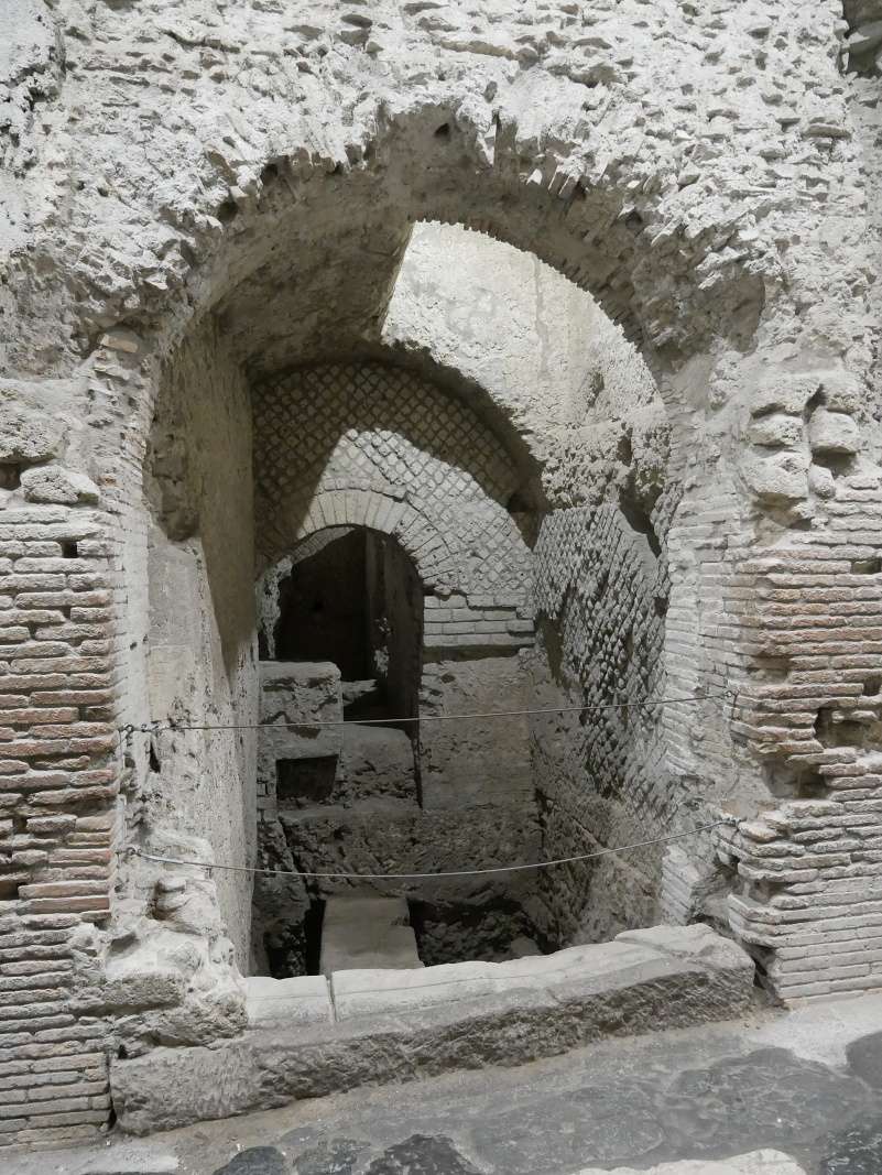 Komplex san Lorenzo Maggiore - Macellum, trh Neapolisu