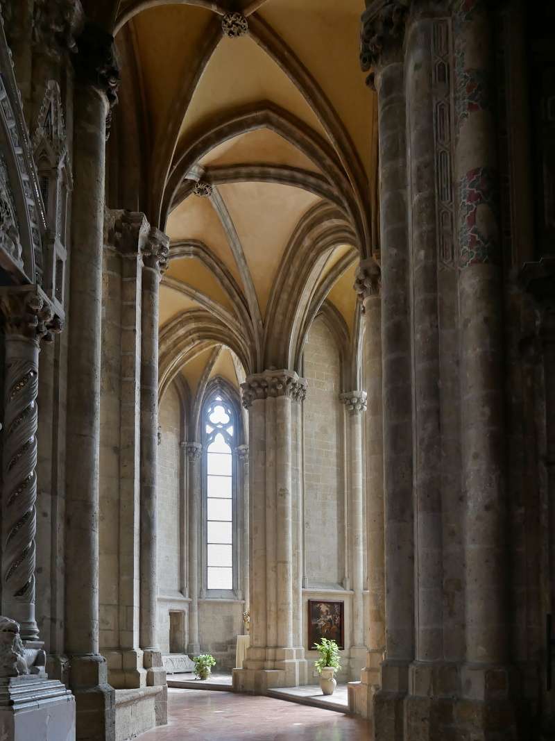 Kostol san Lorenzo Maggiore - za hlavným oltárom
