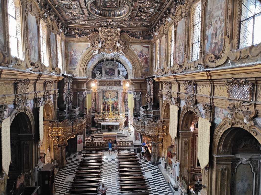 Kláštor San Gregorio Armeno - výhľad z chóru na kostol