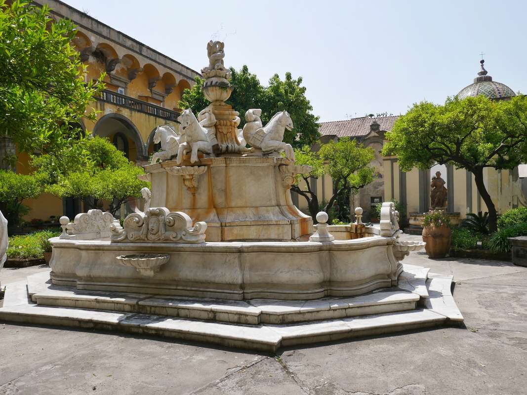 Kláštor San Gregorio Armeno - fontána