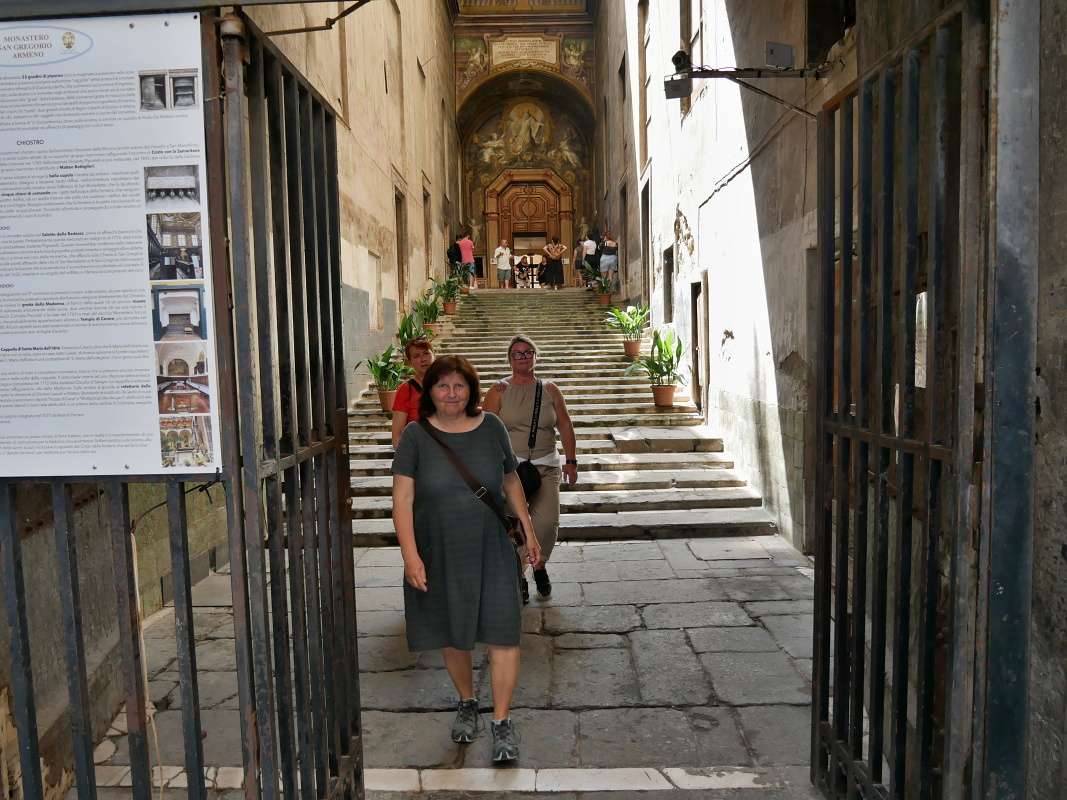Kláštor San Gregorio Armeno - opúšťame kláštor