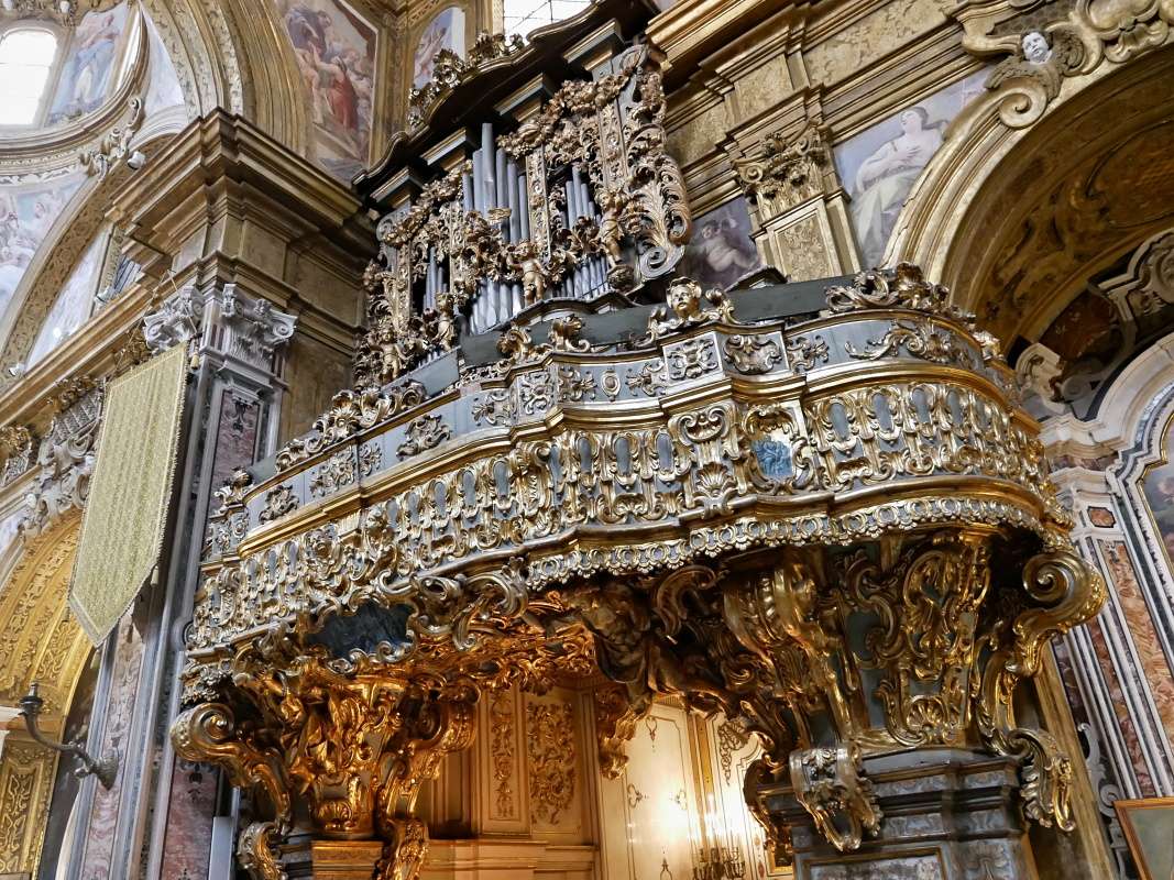 Kostol San Gregorio Armeno - pravý organ