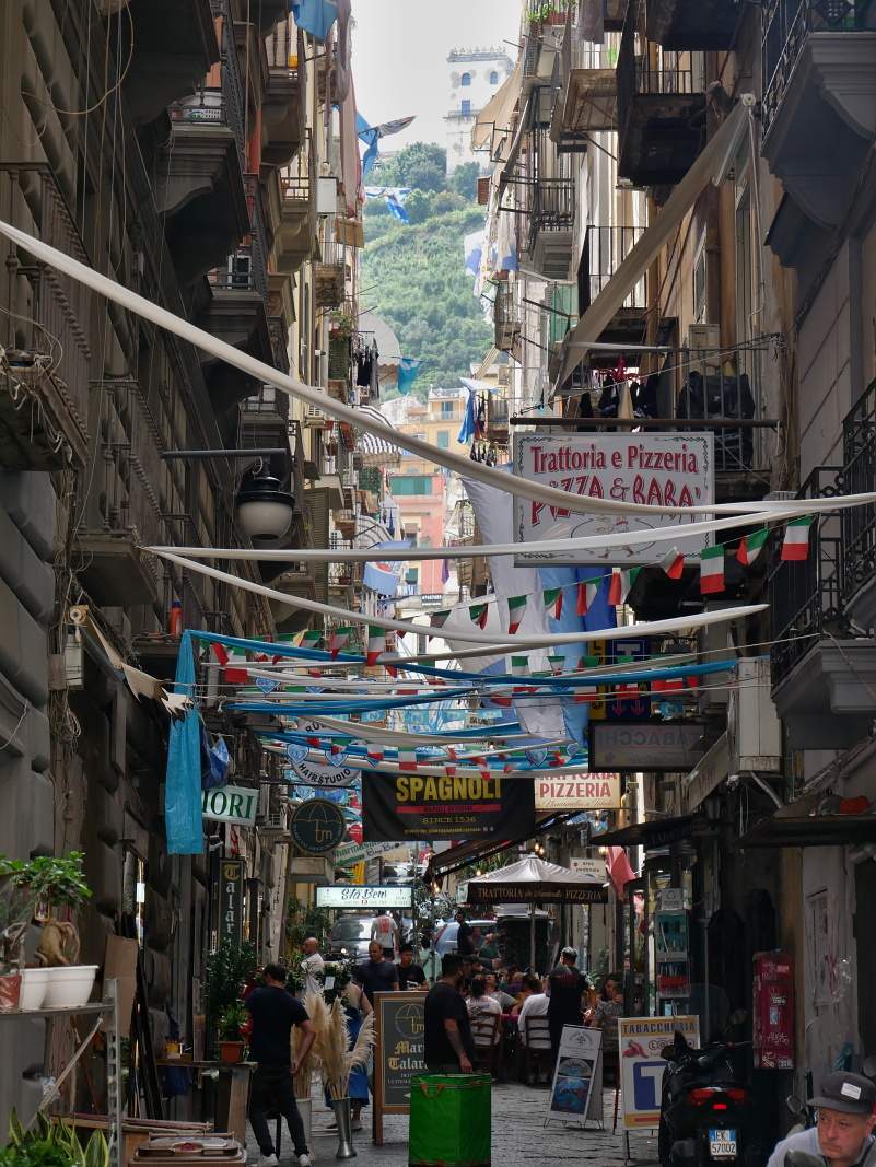 Španielska štvrť za Via Toledo