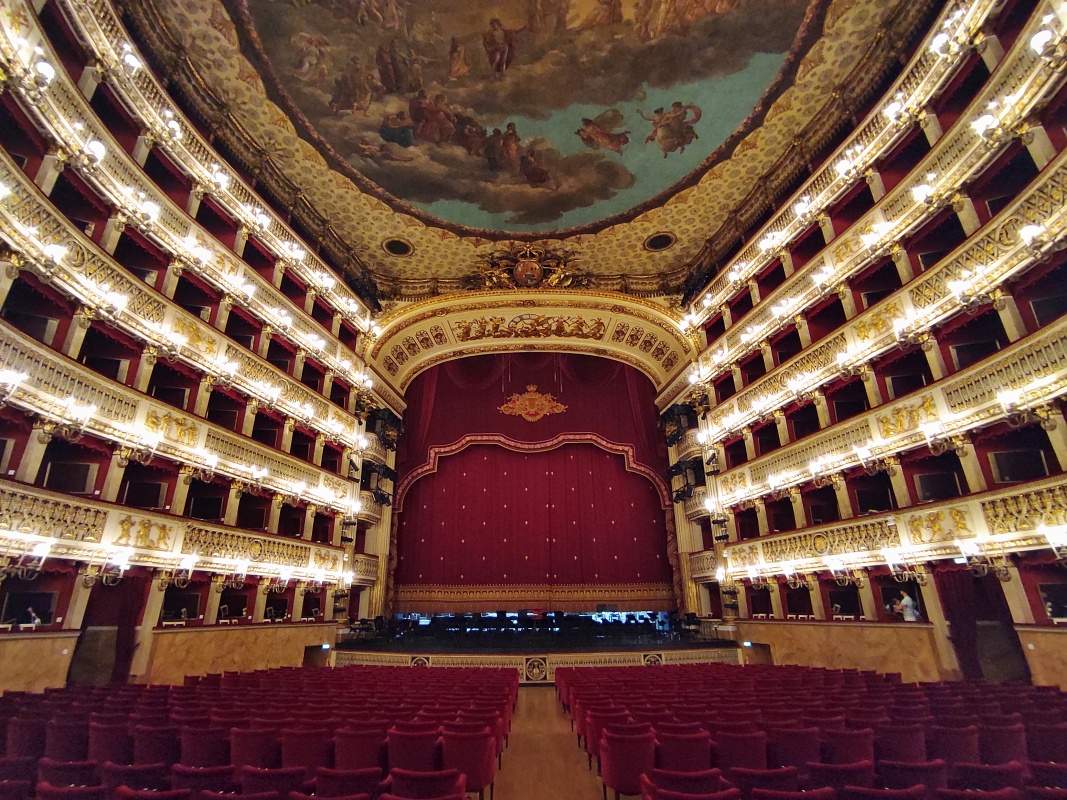 Divadlo San Carlo - hľadisko javisko