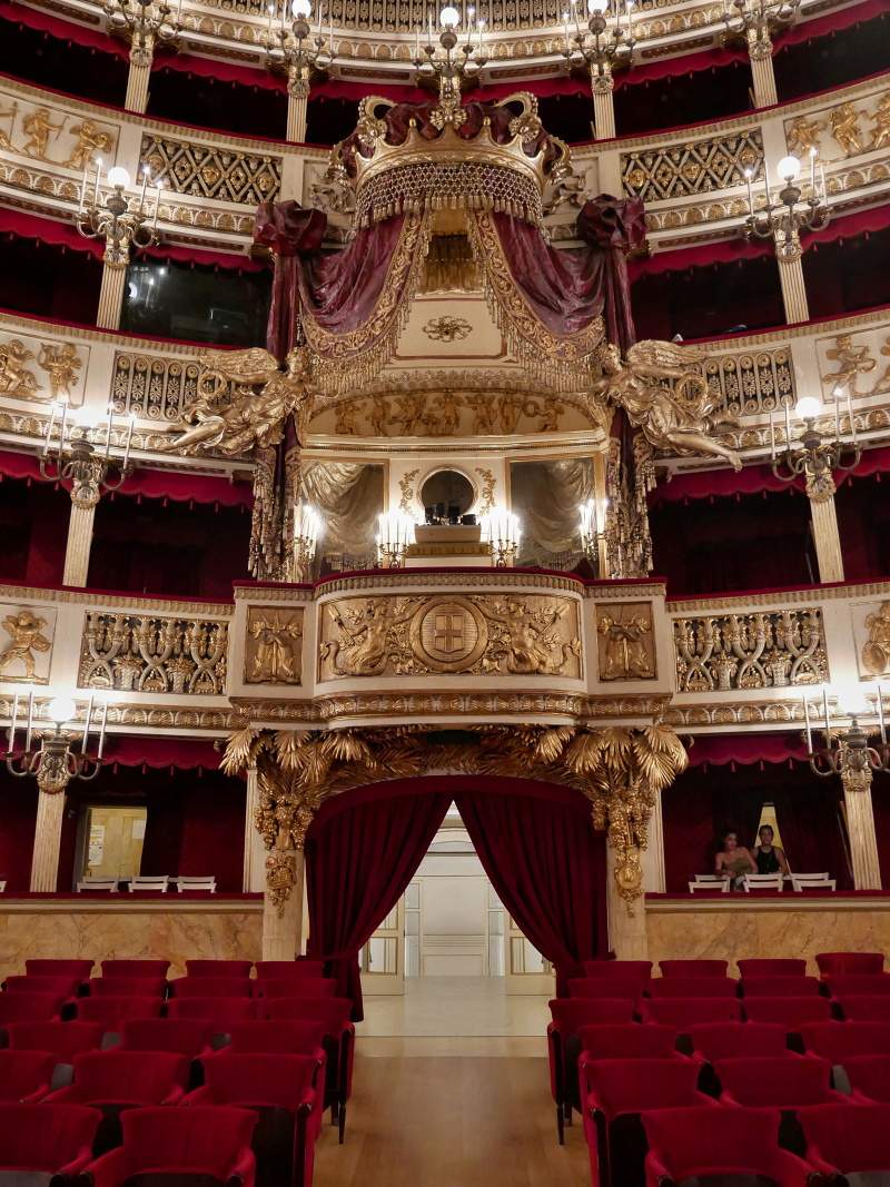 Divadlo San Carlo - kráľovská lóža