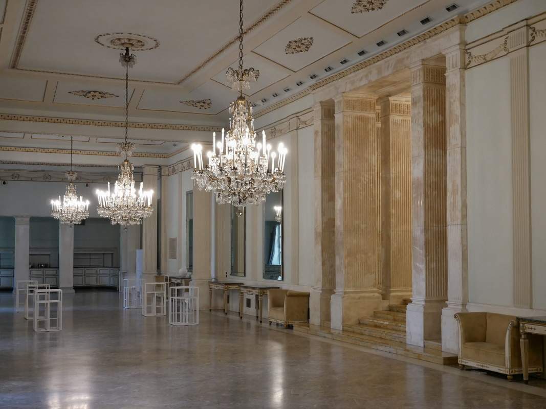 Divadlo San Carlo - vstupná sála a šatňa