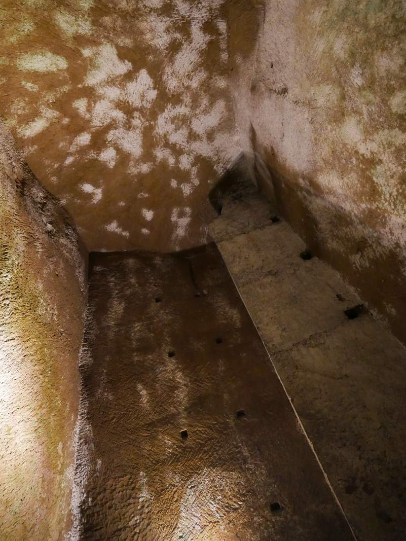 Napoli Sotterranea - naozaj vysoký strop