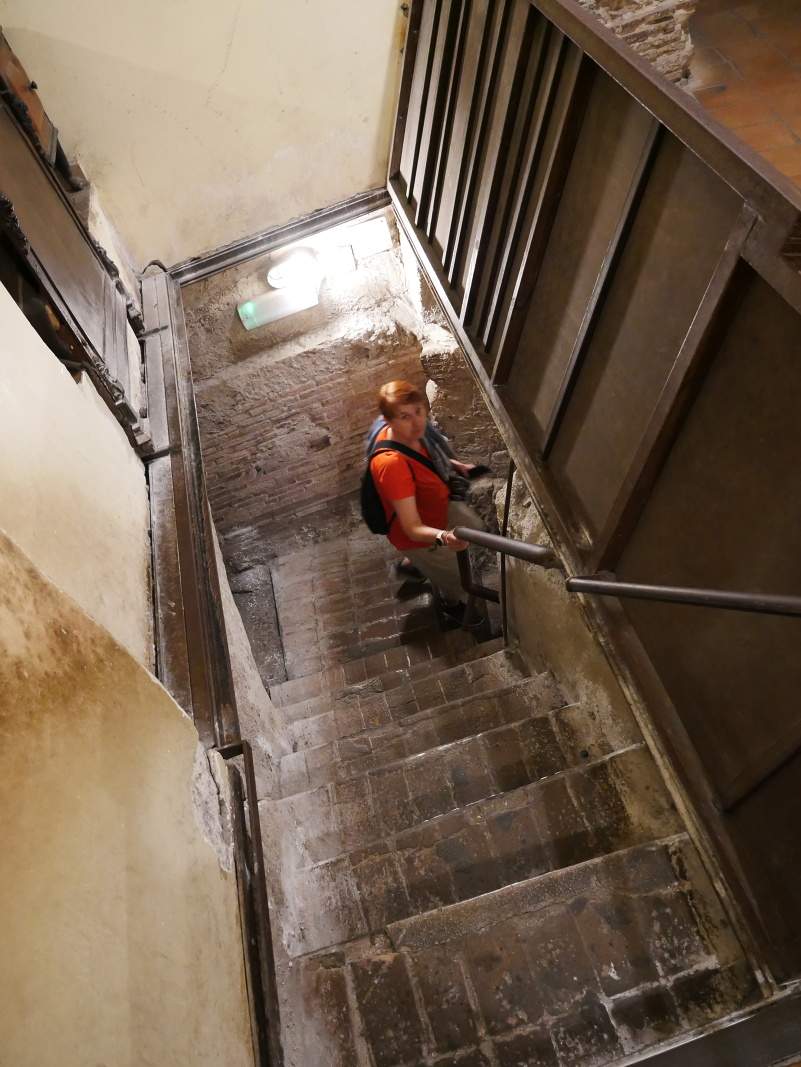 Napoli Sotterranea - zostupujeme do ruín Rímskeho divadla