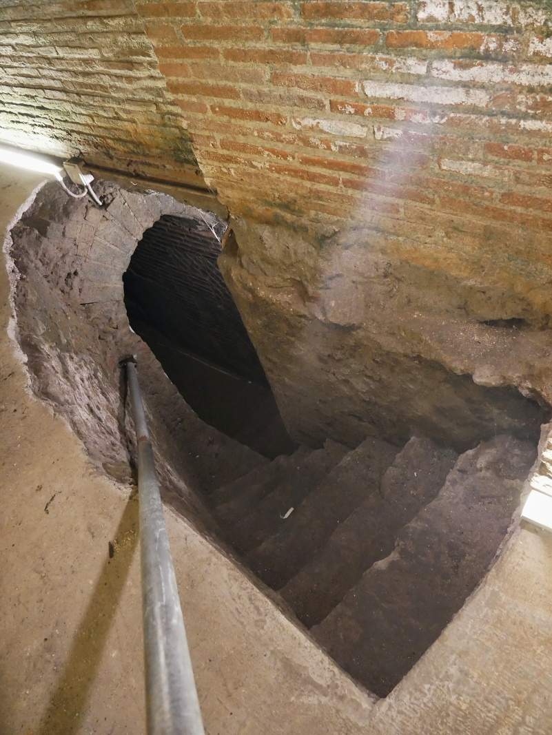 Napoli Sotterranea - grécko-rímske divadlo, tzv. Neronove divadlo