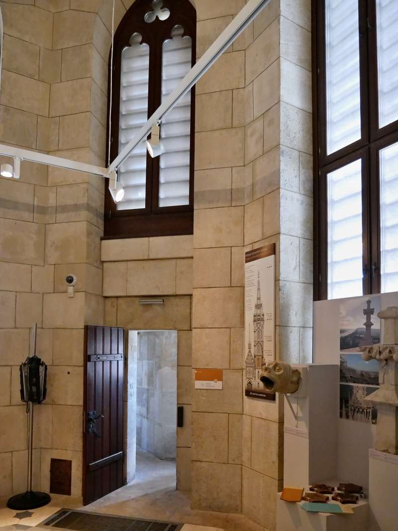 Matyášov kostol - výstava v 16,27m