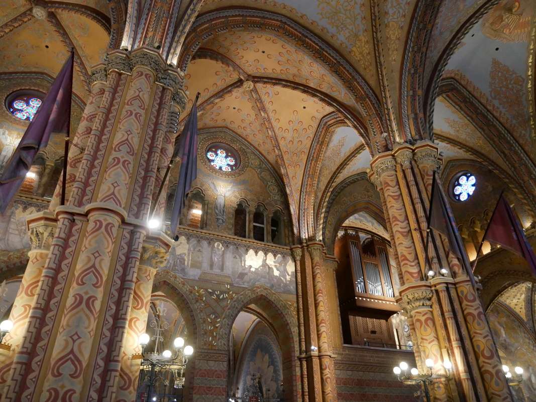 Matyášov kostol - Kaplnka najsvätejšej trojice a organ