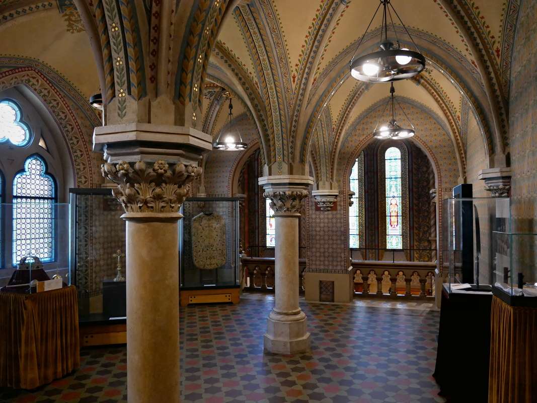 Matyášov kostol - balkón nad Hlavným oltárom