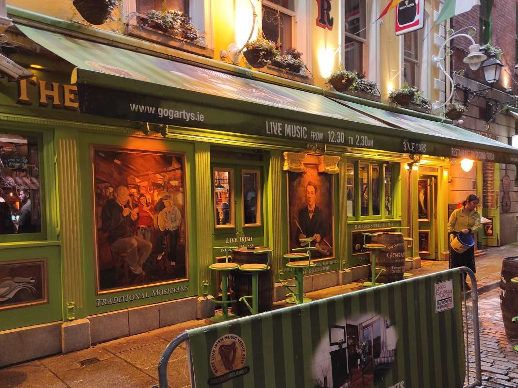 Bary na Temple Bar a okolí