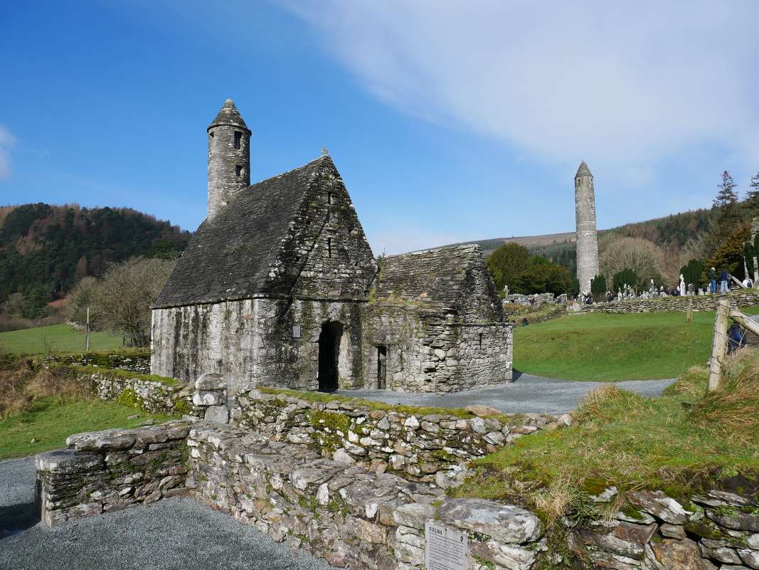 Glendalough - Kostol sv. Kevina a Okrúhla veža