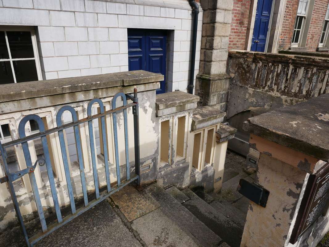 Dublinský zámok, vstup do podzemia 