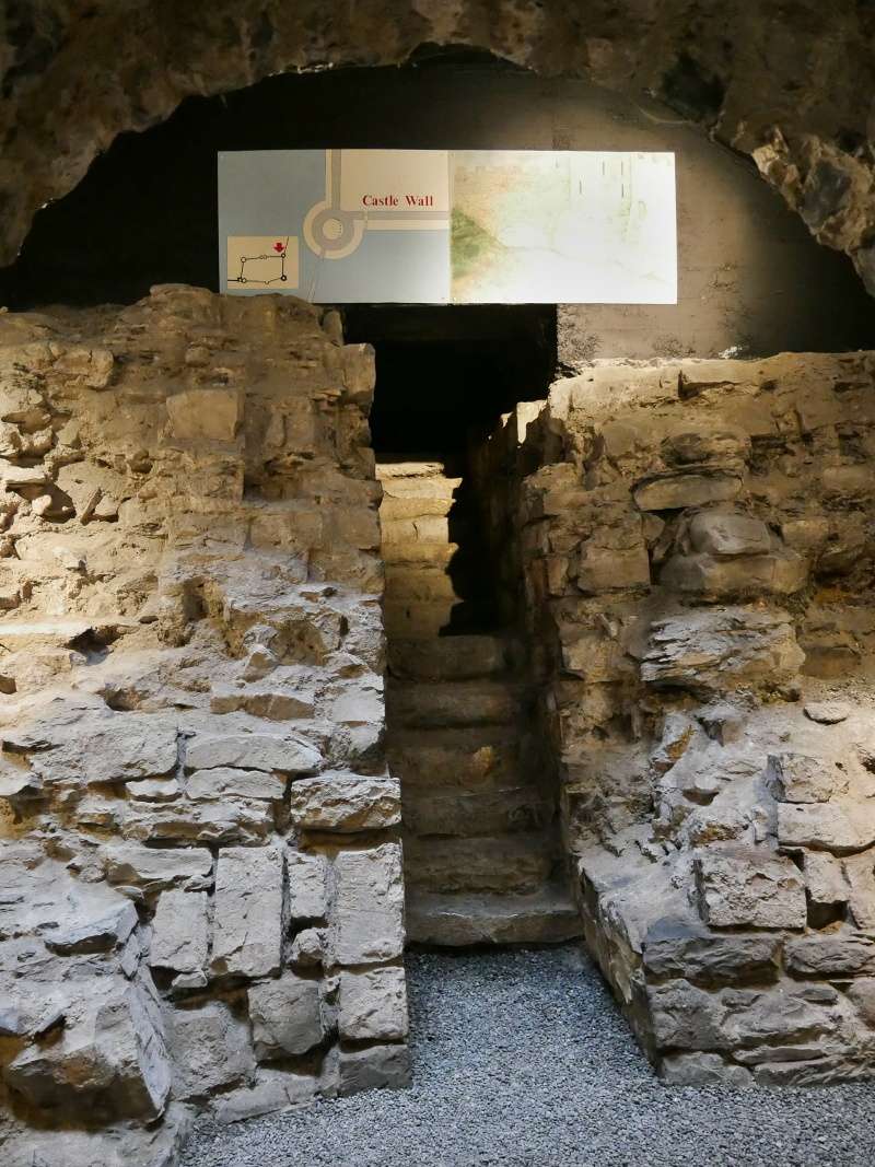 Dublinský zámok, vstup do hradu za Prašnou vežou