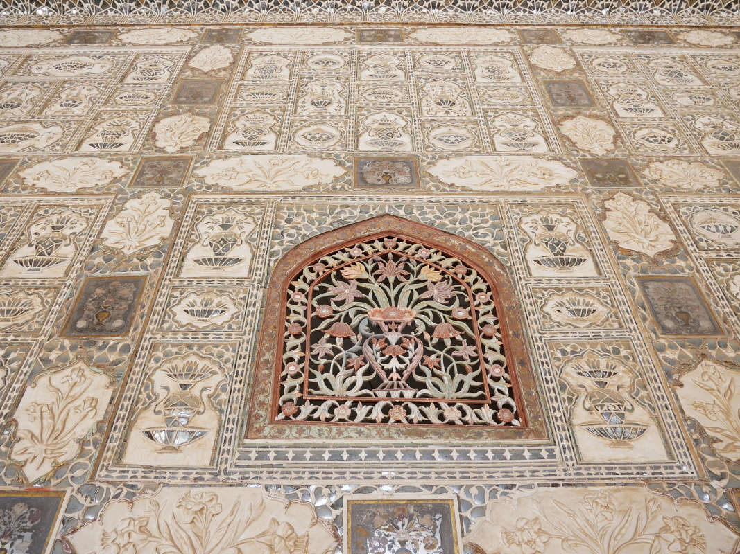 Amber Fort - Tretie nádvorie - zrkadlová miestnosť Sheesh Mahal
