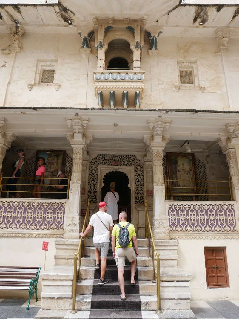 Royal Angan - prvá stavba postavená Maharanom Uday Singh II.