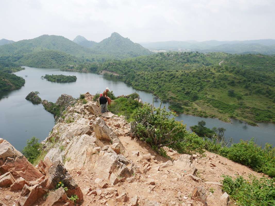 Vyhliadka Bahubali Hills pri jazere Badi