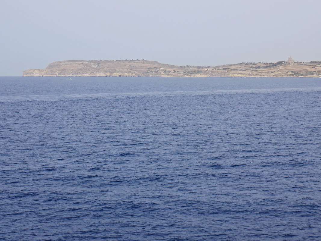 Gozo - útesy sa skrývajú