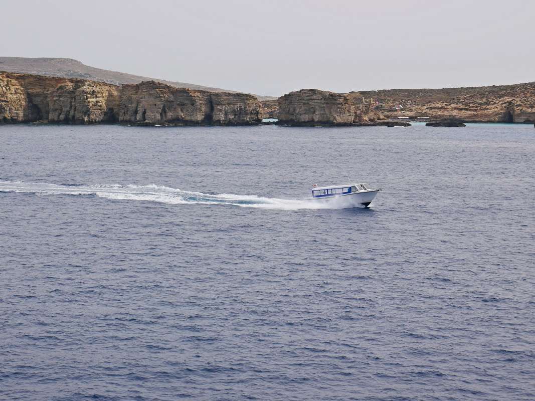 Comino a kúsok Modrej lagúny