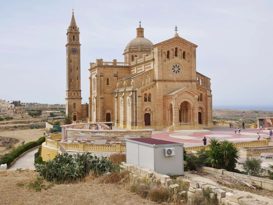 Bazilika Ta-Pinu