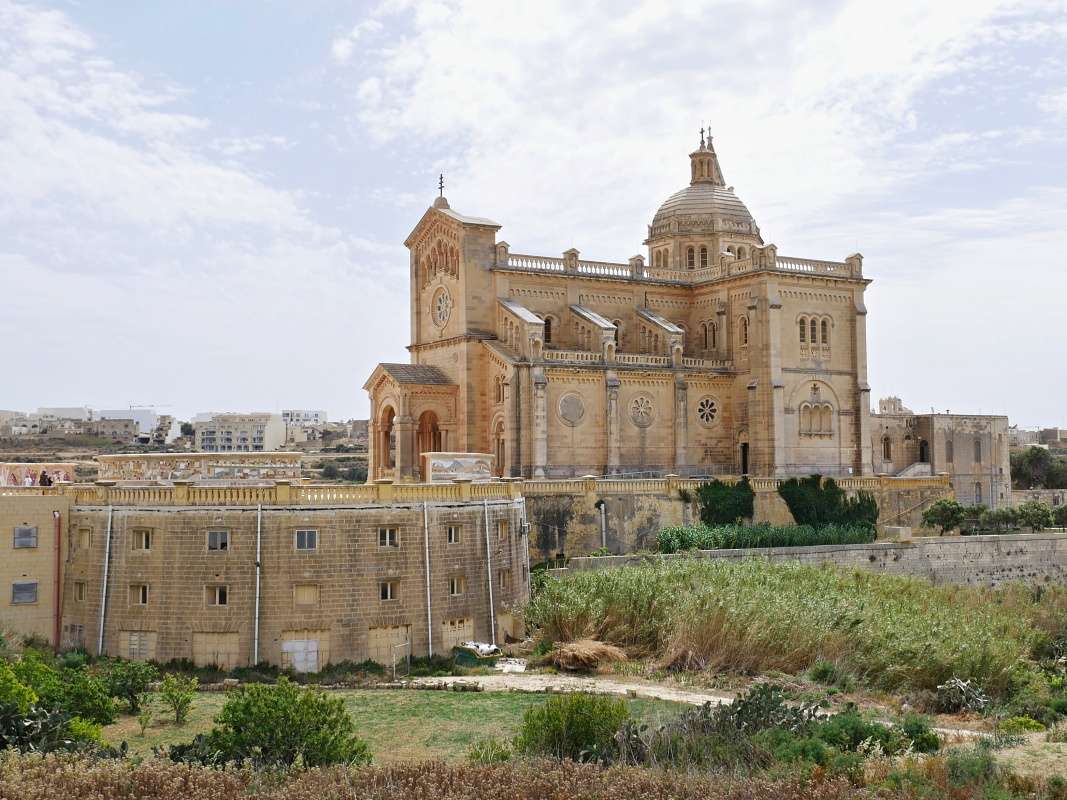 Bazilika Ta-Pinu