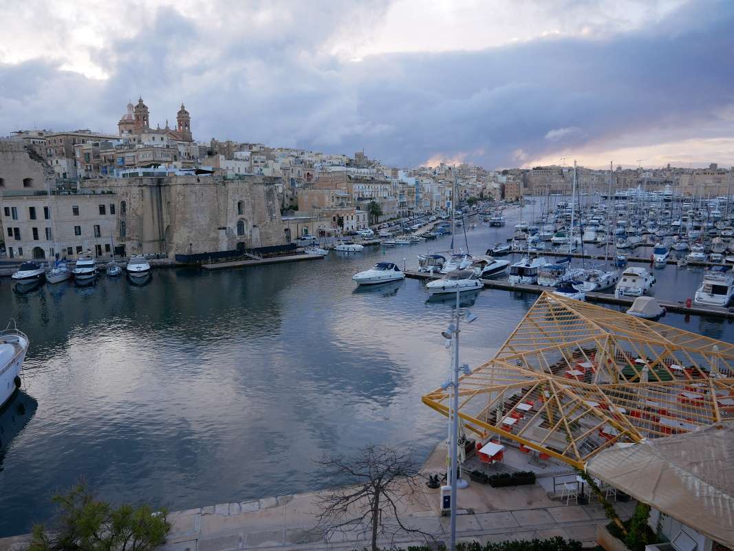 Birgu prístav - výhľad na Sengleu