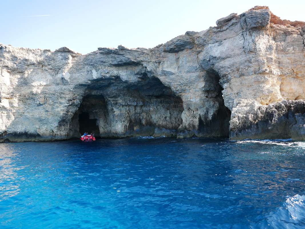 Plavba z Cirkewwy na Comino