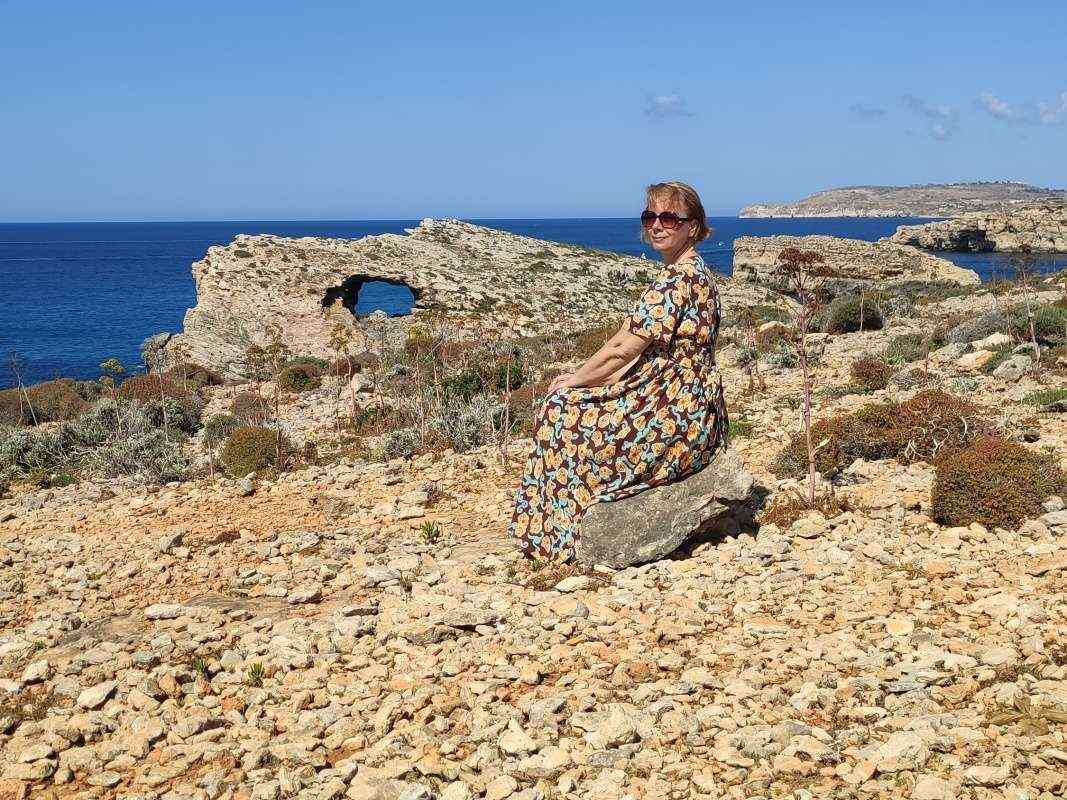 Comino - po pobreži k veži Santa Marija