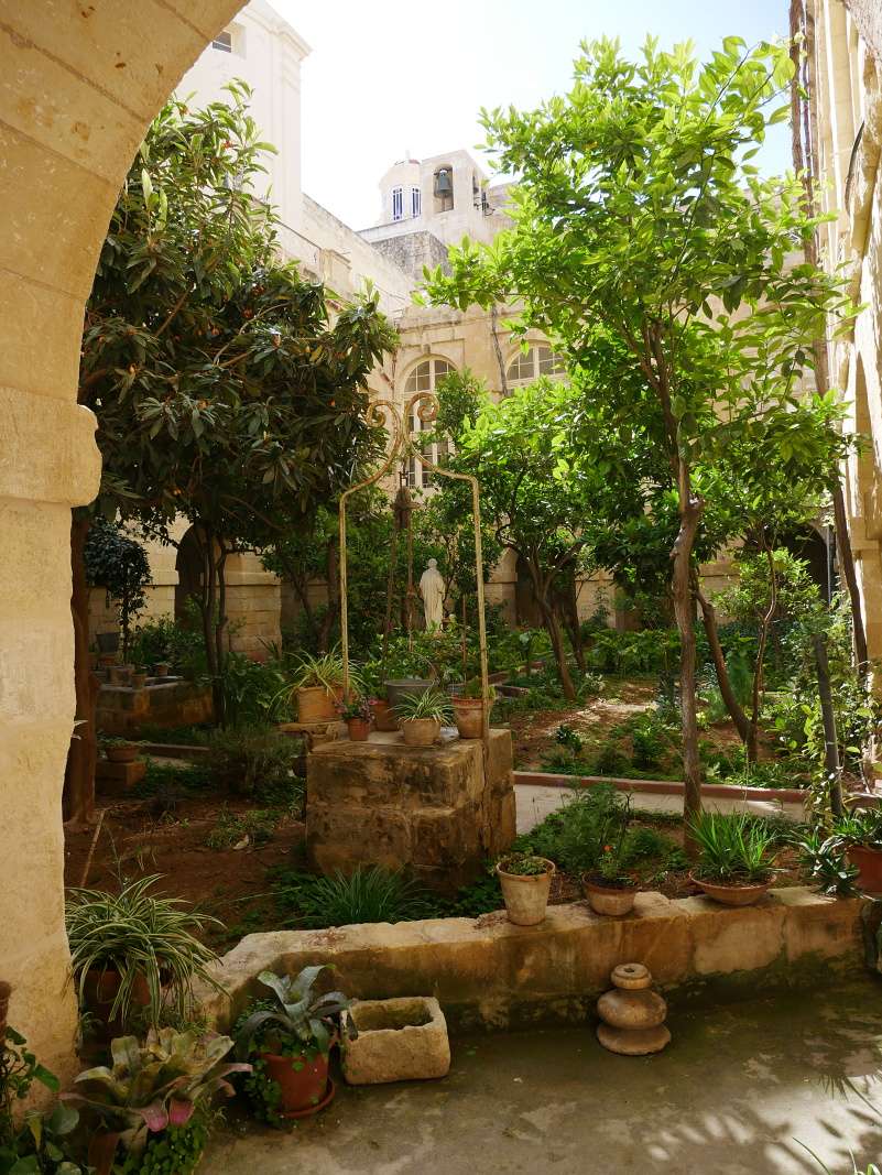Valletta - Mysterium Fidei, Kláštor sv. Kataríny, nádvorie