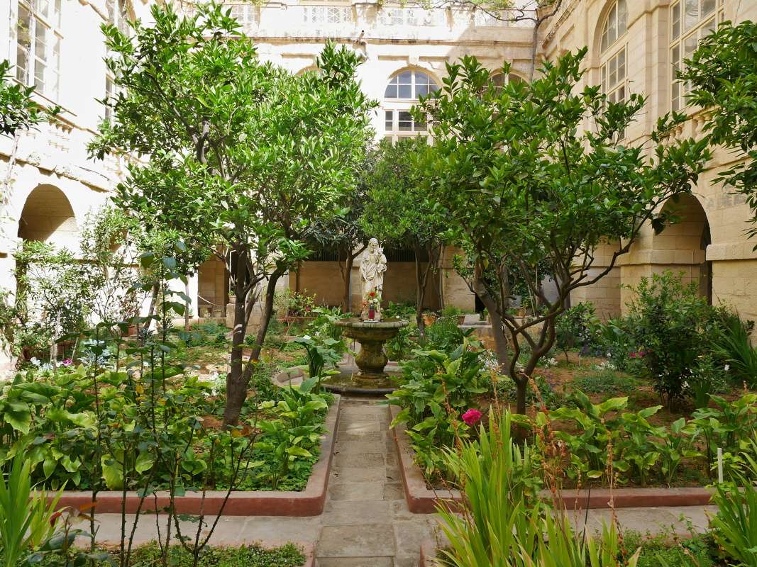 Valletta - Mysterium Fidei, Kláštor sv. Kataríny, záhrada