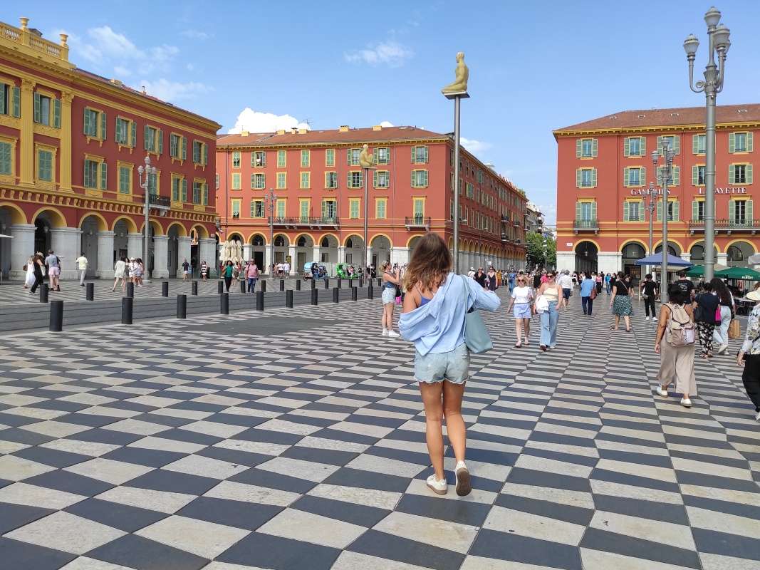 Danka na Place Masséna