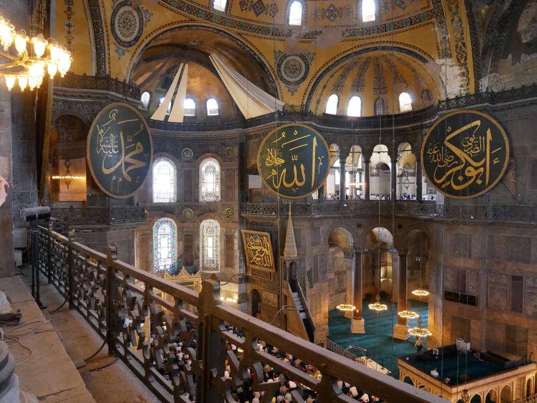 Hagia Sofia - výhľad vľavo, kde je miesto pre 'oltár', asi smer k Mekke