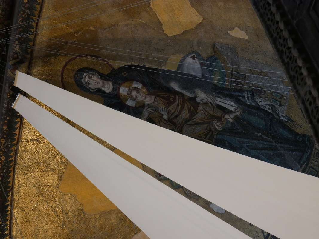 Hagia Sofia - skrývajú kresťanské maľby pred modliacimi sa moslimami :)