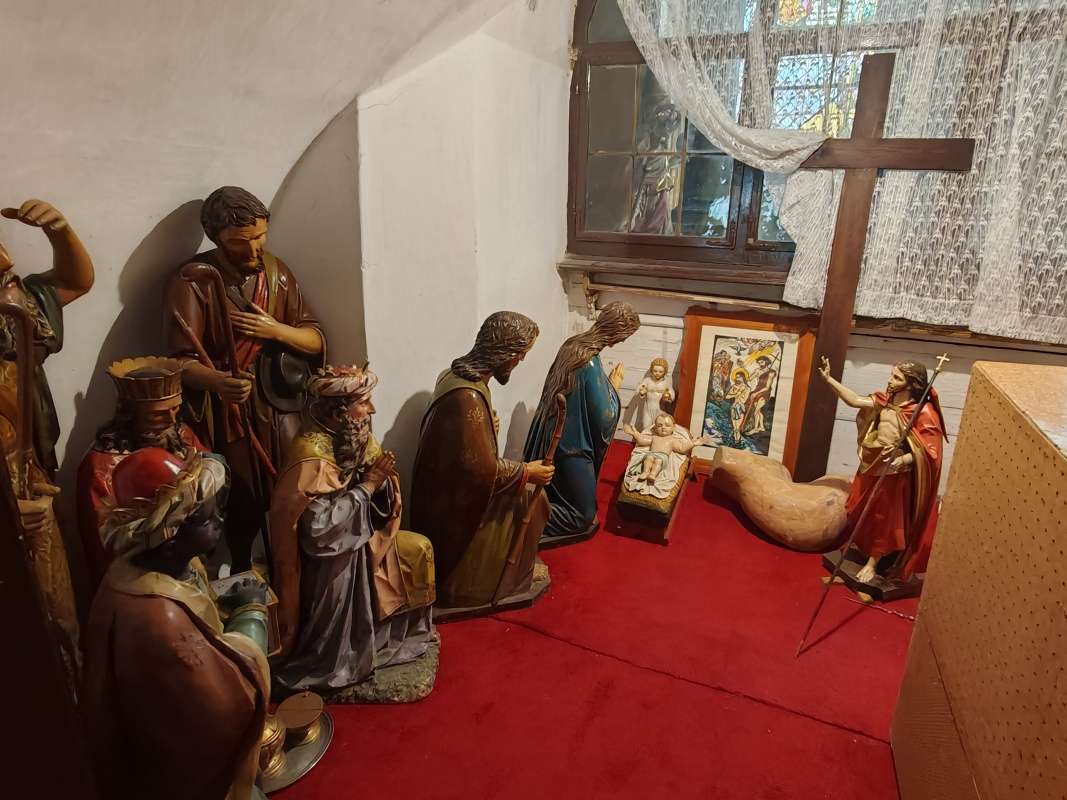 V oratóriu je sklad