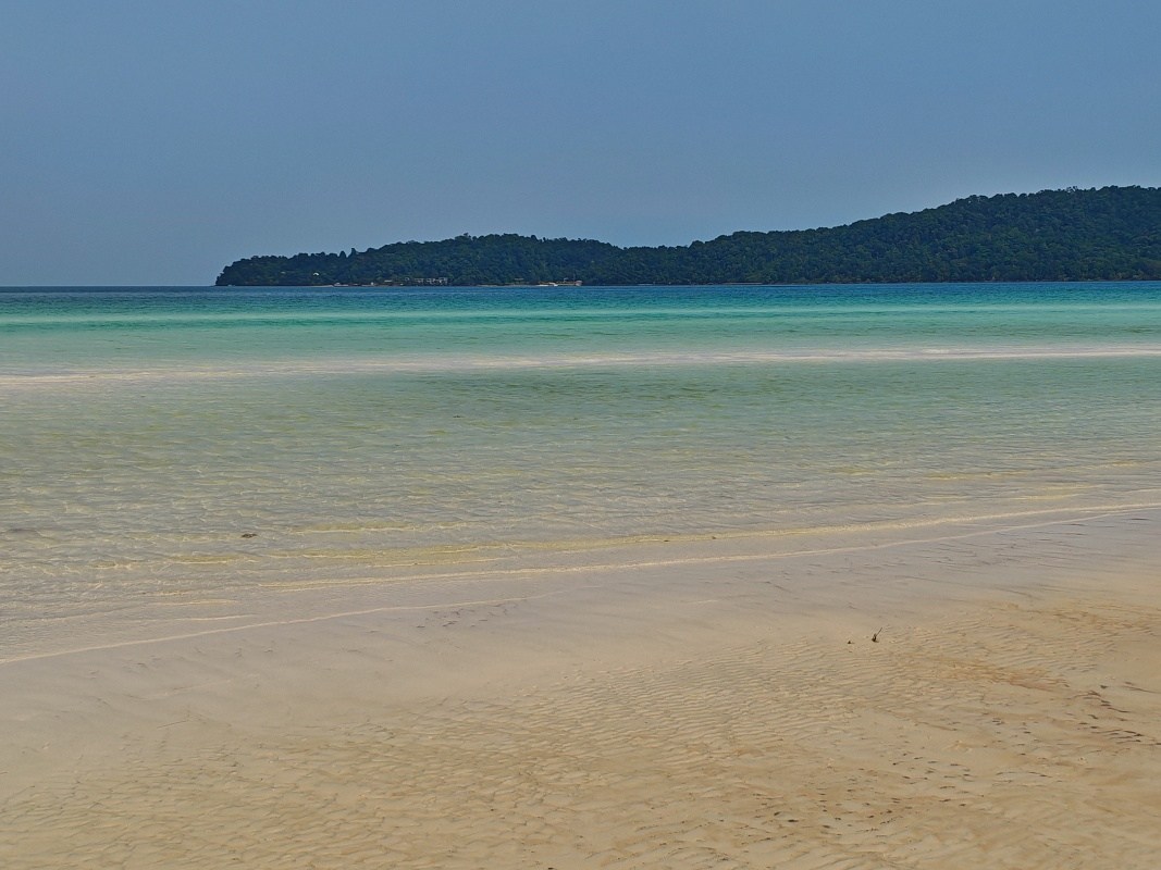 Pláž ostrova Koh Rong Sanloem - tisíc odtieňov tyrkysovej