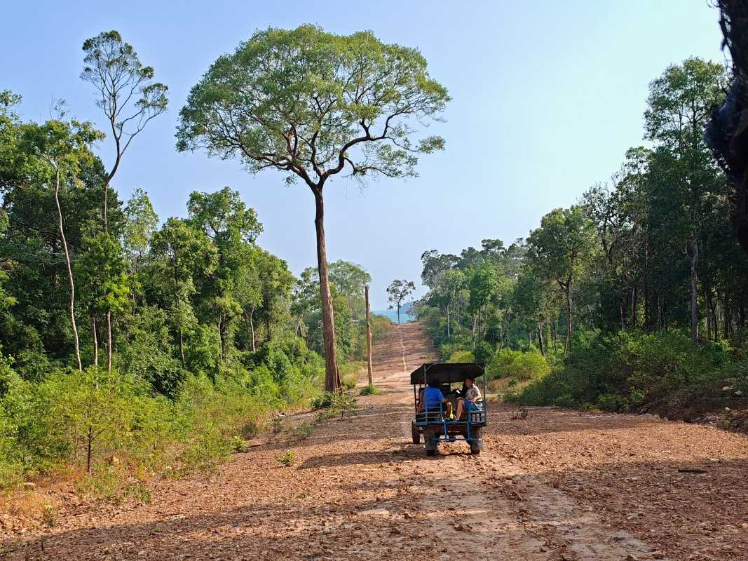 Jazda vnútrozemím ostrova na traktore