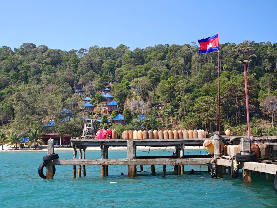 Zastavili sme sa ešte pre 2 turistov na inom móle (tu bolo more v závetrí kľudnejšie)