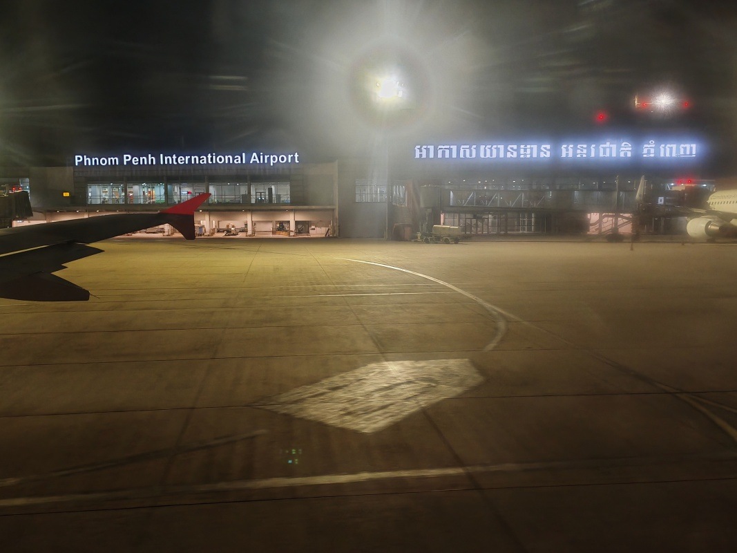 Phon Penh - 19:55, odlietame