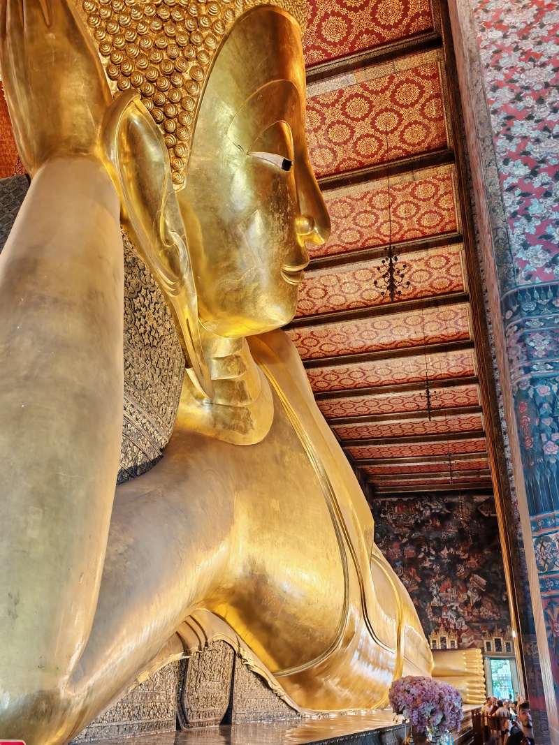 Wat Phra - 108 misiek = 108 priaznivých postáv Budhu