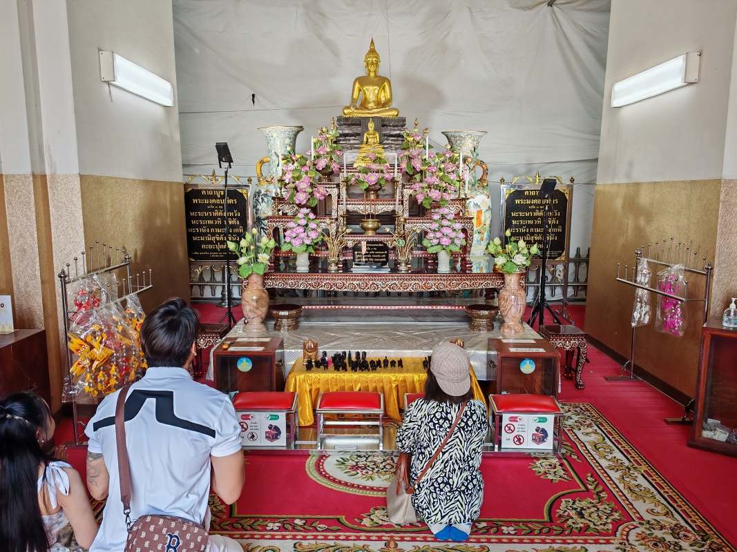 Wiharn Phra Mongkhon Bophit