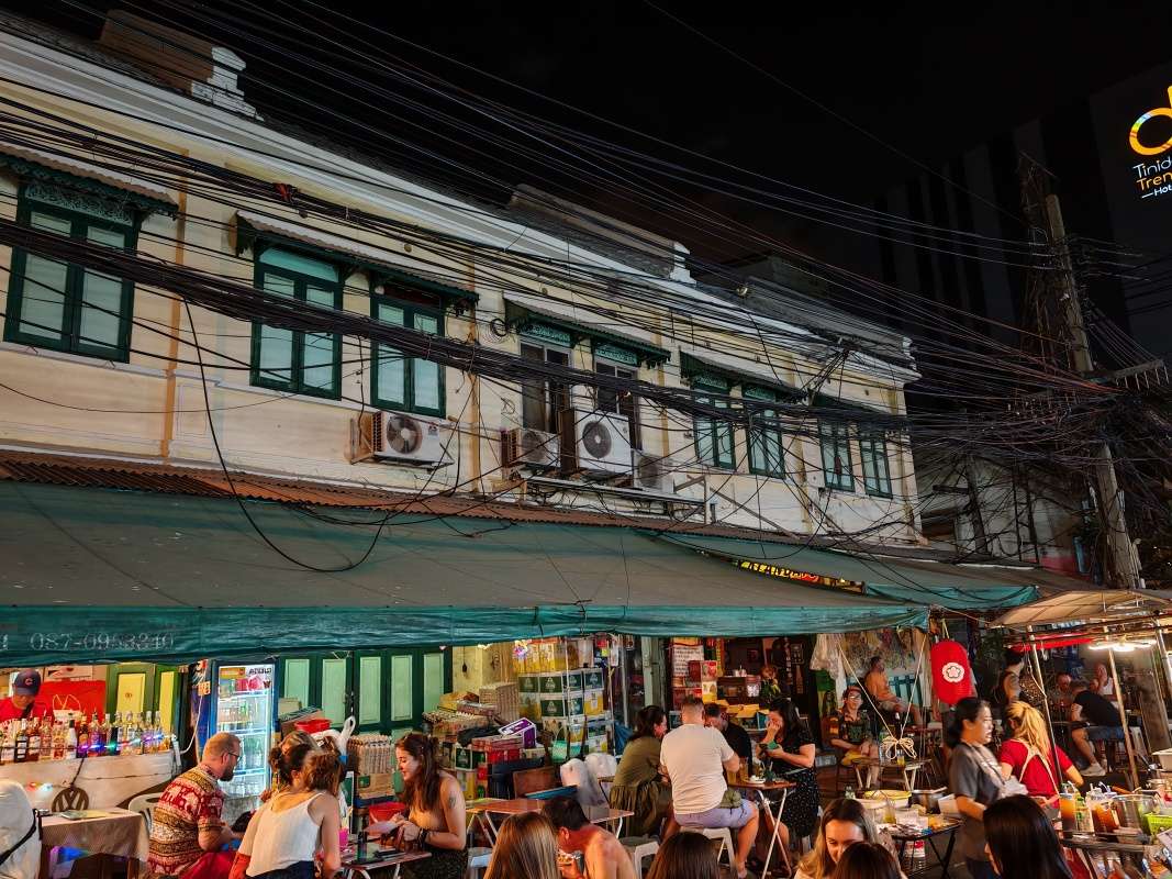 Ulica Khaosan - elektrika ako v Indii