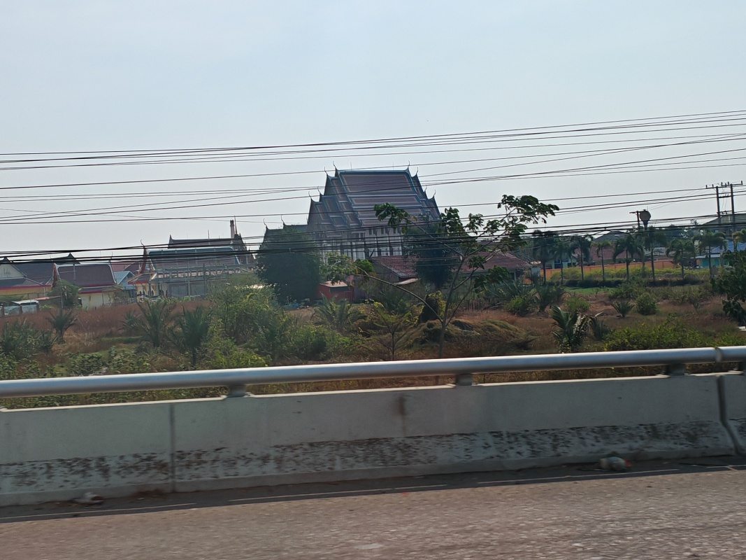 Autobusom do Maeklong Railway Market