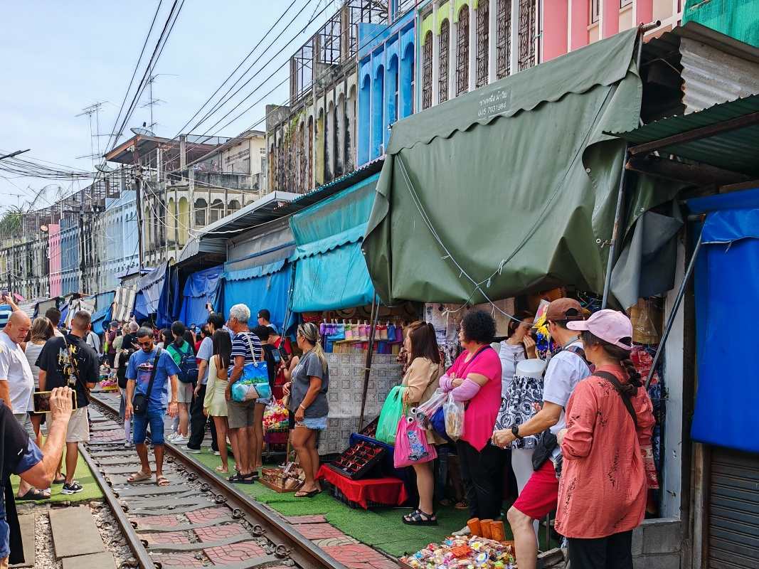 Maeklong Railway Market
