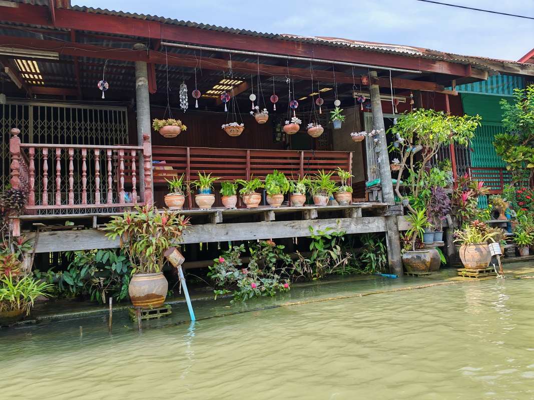 Damnoen Saduak Floating Market