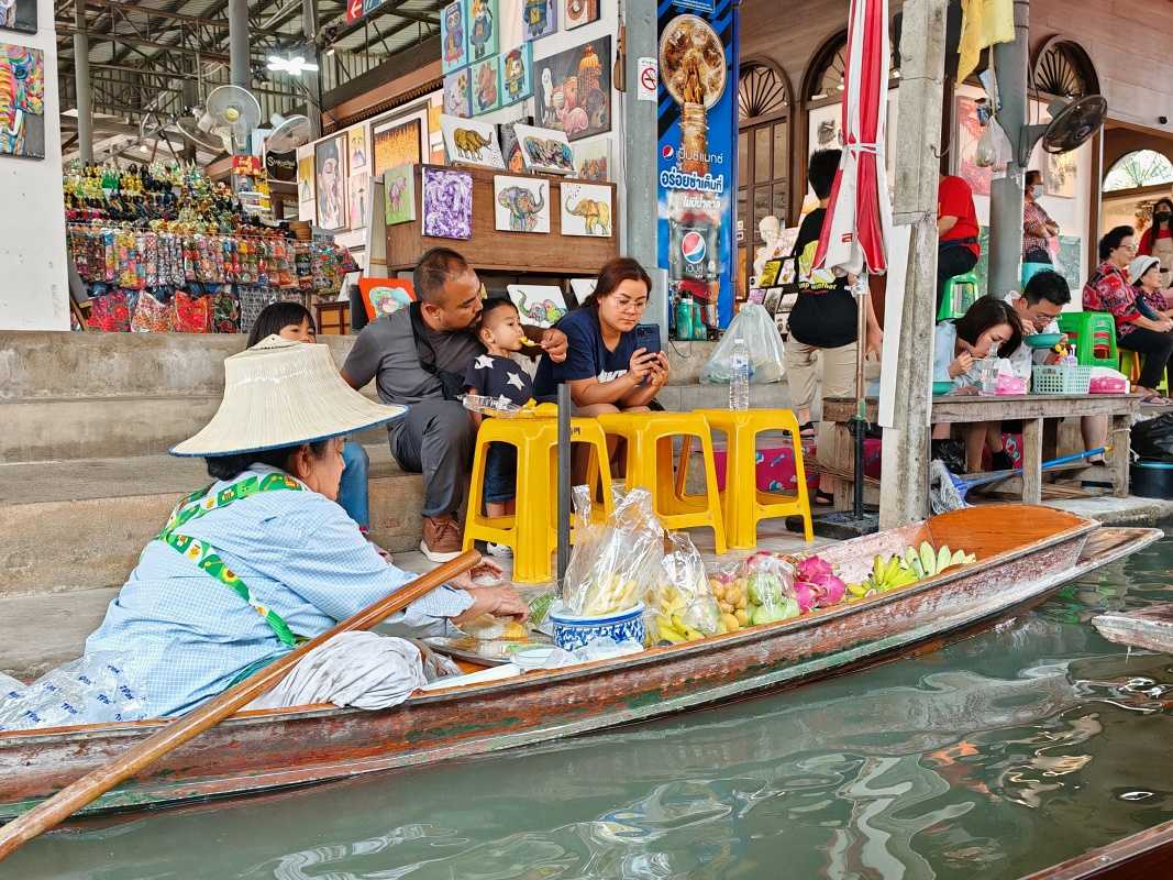 Damnoen Saduak Floating Market