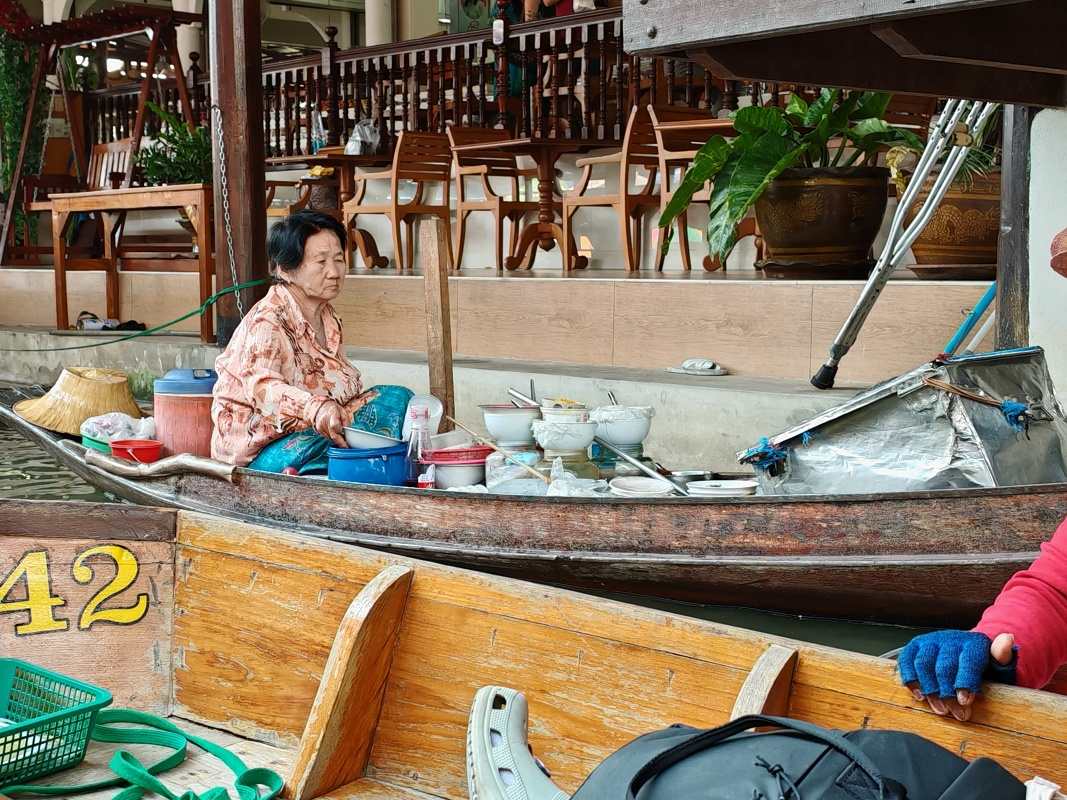 Damnoen Saduak Floating Market