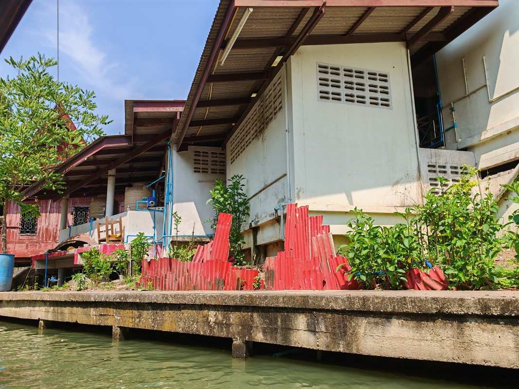 Damnoen Saduak Floating Market